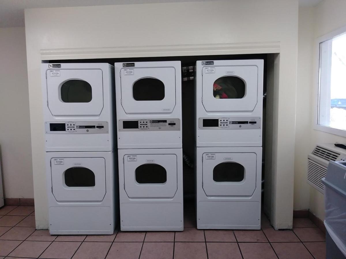 Intown Suites Extended Stay Albuquerque Nm Eksteriør billede