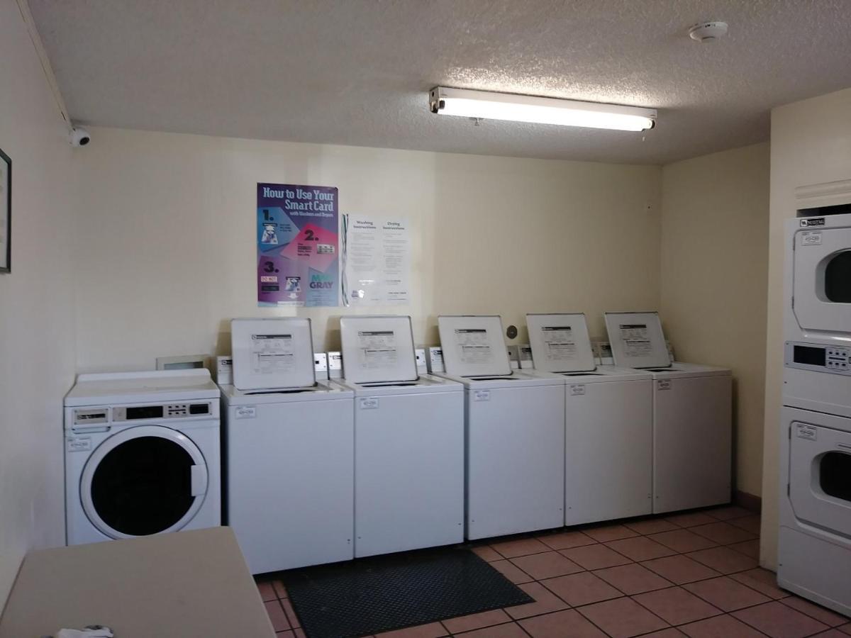 Intown Suites Extended Stay Albuquerque Nm Eksteriør billede
